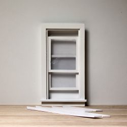Ikkuna, valkoinen, avautuva 7,1 x 13,5 cm