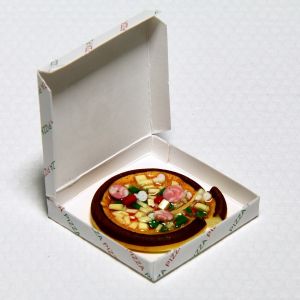 Pizza pizzalaatikossa